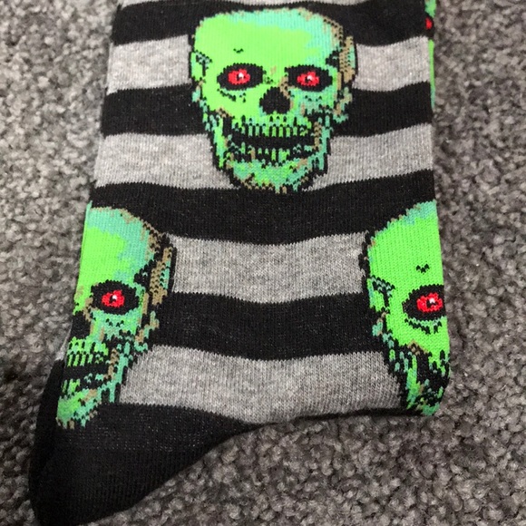 K. Bell Halloween striped socks with green skulls - Picture 3 of 6